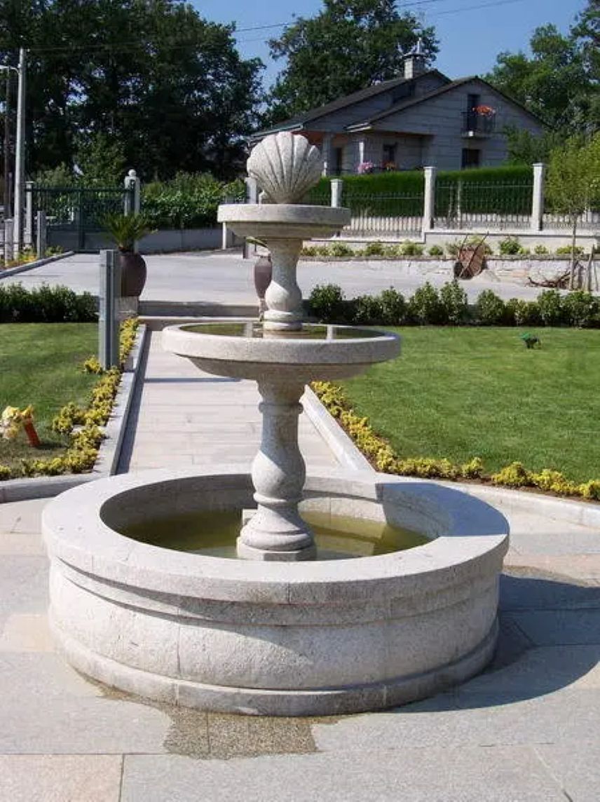 Fuente de Jardín con Remate de Concha
