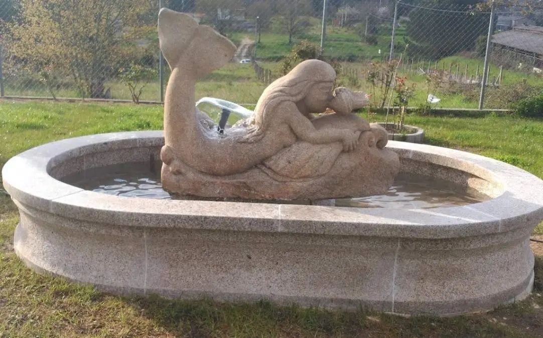 Fuente Escultórica Sirena y Delfín en Piedra