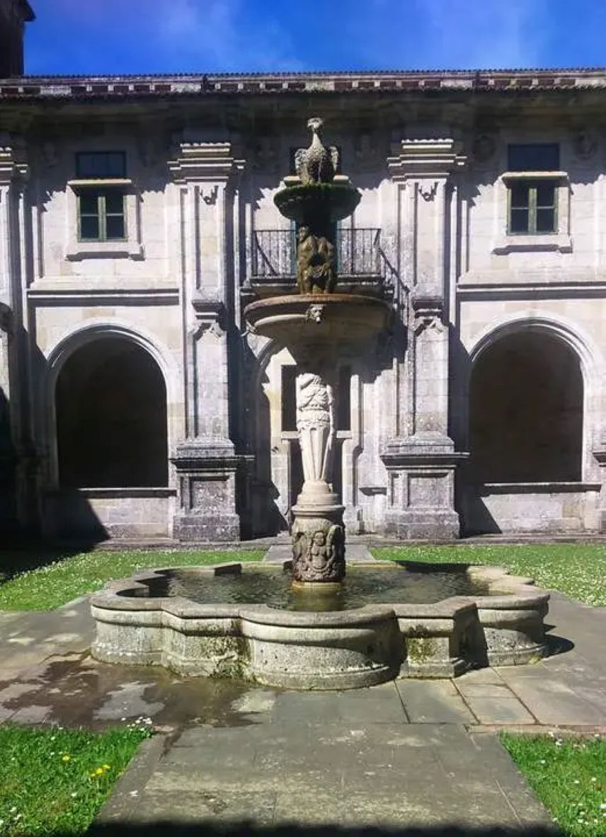 Fuente para Claustro o Patio Histórico