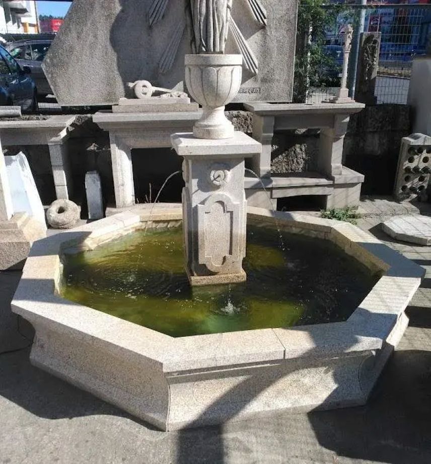 Fuente Octogonal Clásica con Urna Esculpida - Imagen 2