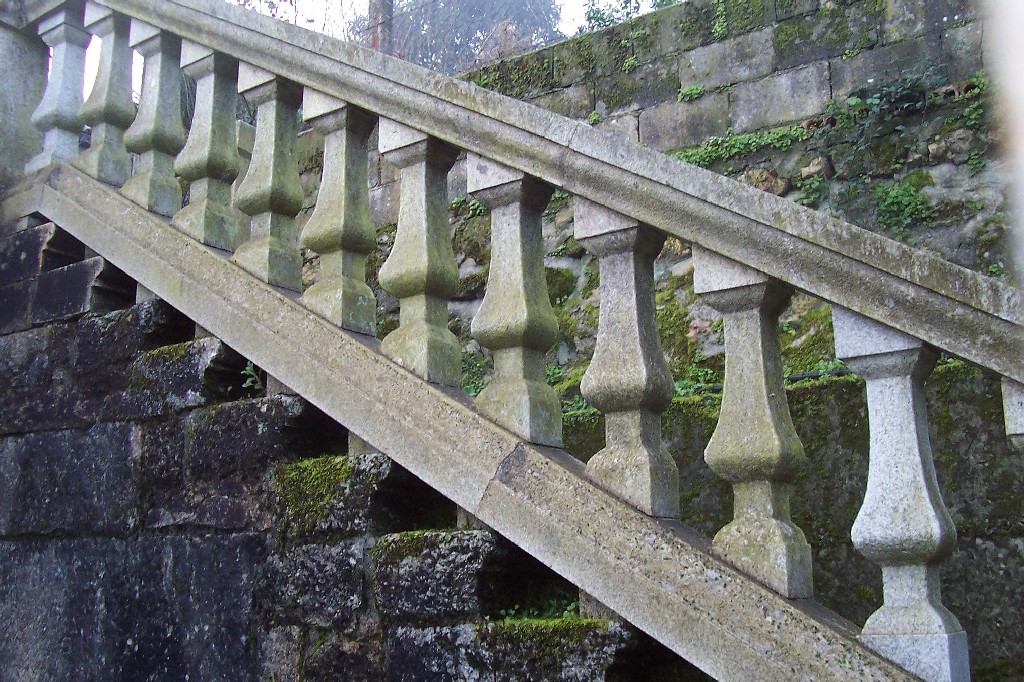 Balaustrada Clásica en Escalera de Piedra Torneada