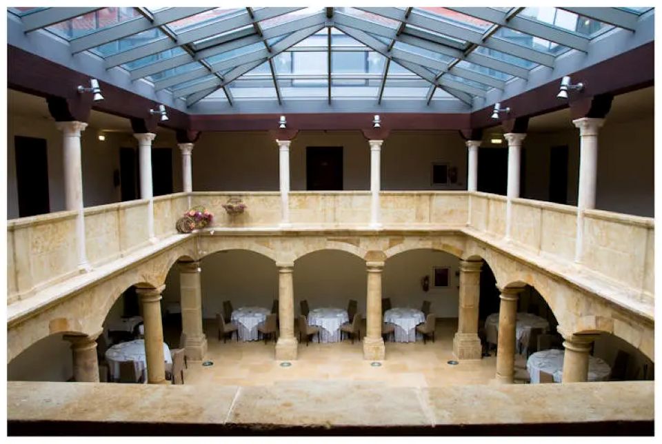Restauración de arcos y Columnas Cilíndricas en Palacio