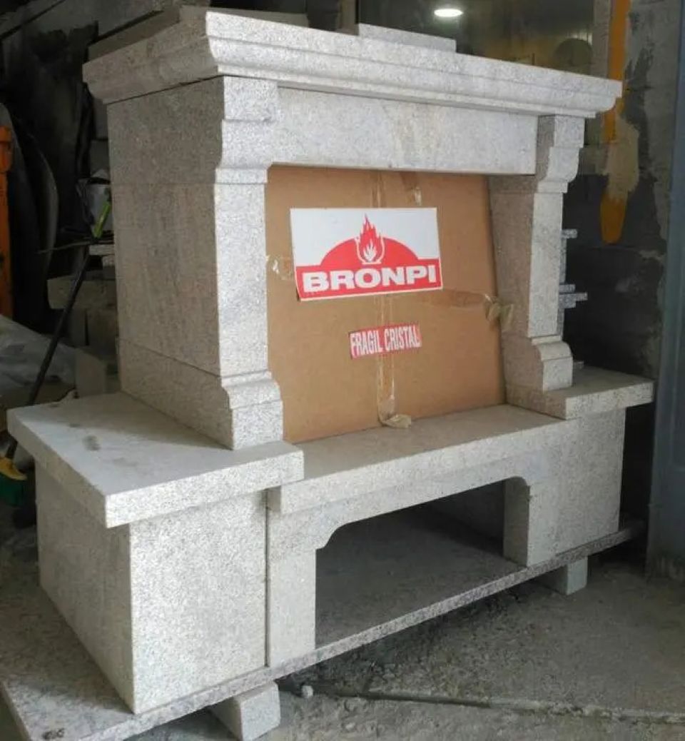 Chimenea Rústica de Interior con Cassette BRONPI de Alta Eficiencia