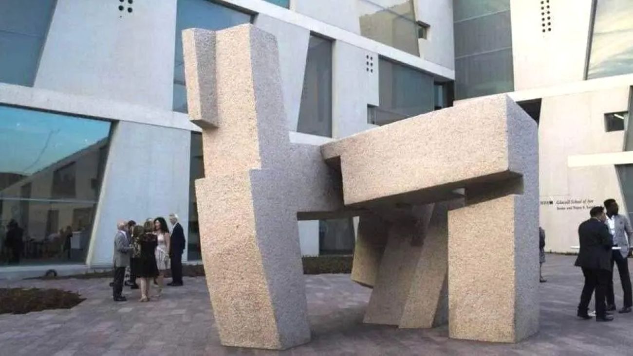 Escultura Song of Strength