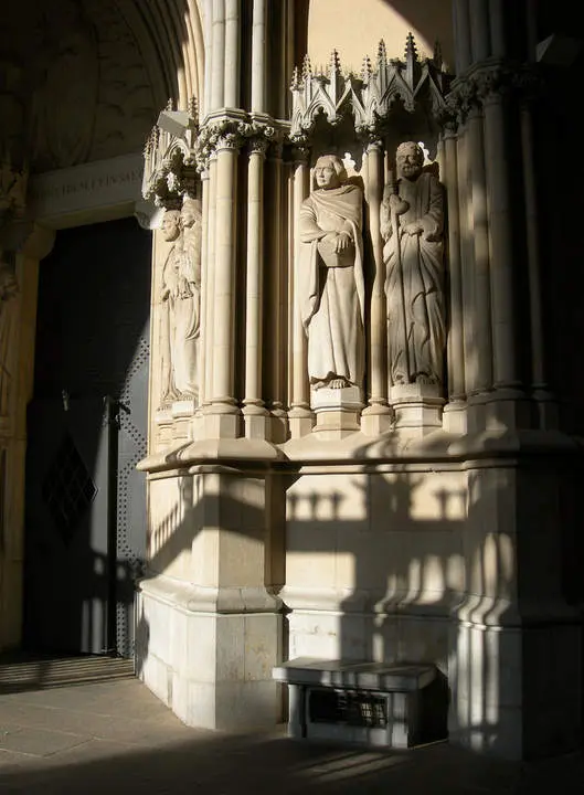 Figuras de los 12 Apóstoles para Fachada de Basílica en Piedra - Imagen 3